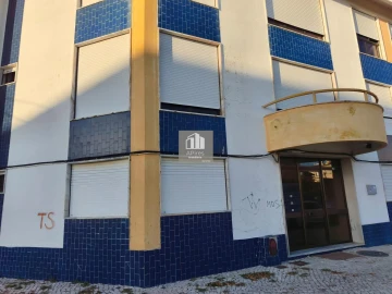 Apartamento T3 para Venda em Charneca de Caparica e Sobreda