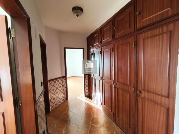 Apartamento T3 para Venda em Charneca de Caparica e Sobreda
