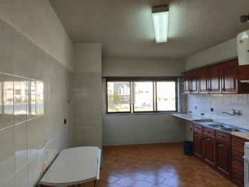 Apartamento T3 para Venda em Charneca de Caparica e Sobreda