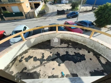 Apartamento T3 para Venda em Charneca de Caparica e Sobreda