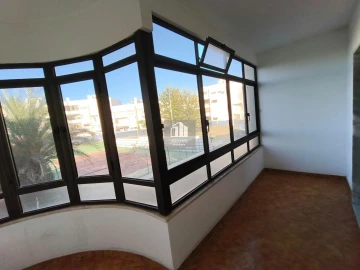 Apartamento T3 para Venda em Charneca de Caparica e Sobreda