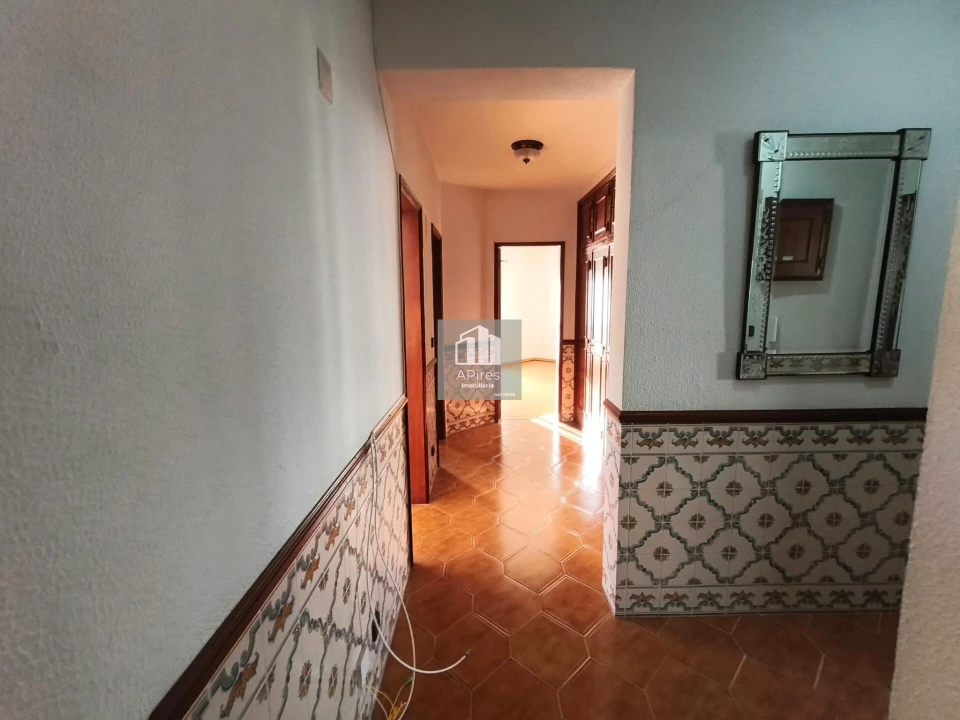 Apartamento T3 para Venda em Charneca de Caparica e Sobreda Foto 17