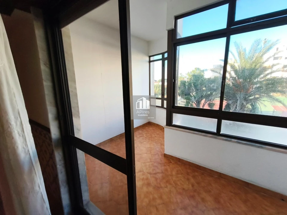 Apartamento T3 para Venda em Charneca de Caparica e Sobreda Foto 10