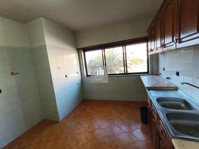 Apartamento T3 para Venda em Charneca de Caparica e Sobreda Foto 16