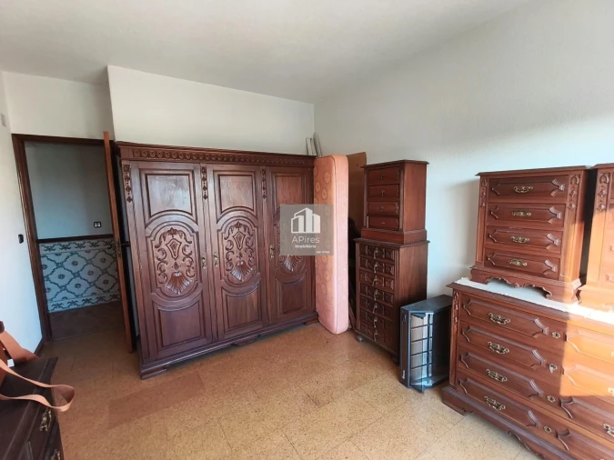 Apartamento T3 para Venda em Charneca de Caparica e Sobreda Foto 29