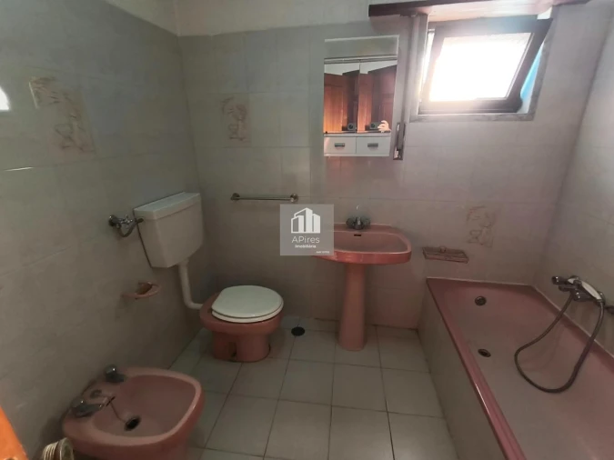 Apartamento T3 para Venda em Charneca de Caparica e Sobreda Foto 27