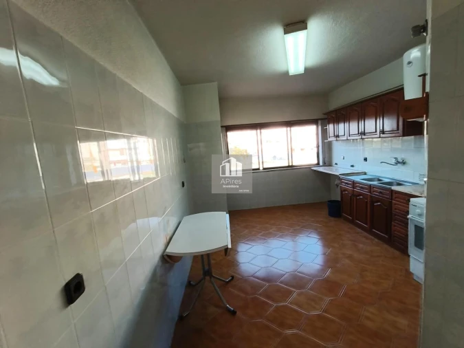 Apartamento T3 para Venda em Charneca de Caparica e Sobreda Foto 20