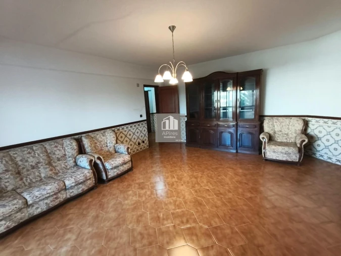 Apartamento T3 para Venda em Charneca de Caparica e Sobreda Foto 6