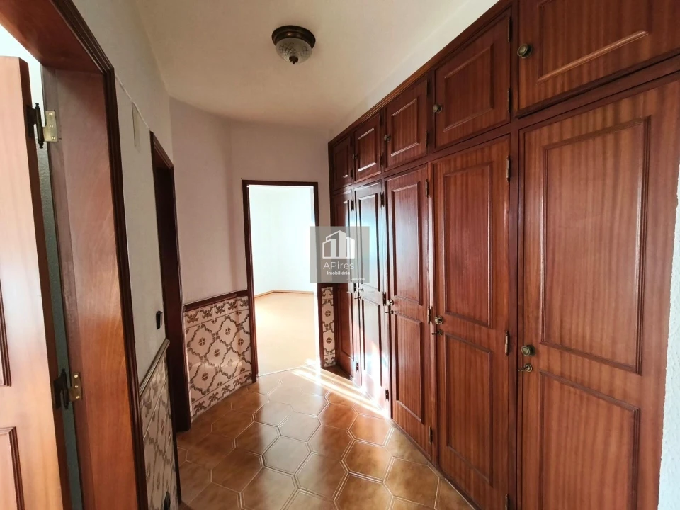 Apartamento T3 para Venda em Charneca de Caparica e Sobreda Foto 13