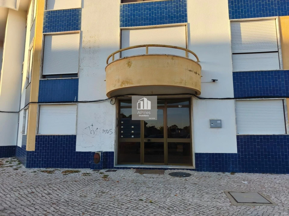 Apartamento T3 para Venda em Charneca de Caparica e Sobreda Foto 44