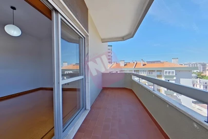 Apartamento T2 para Arrendamento em Lumiar
