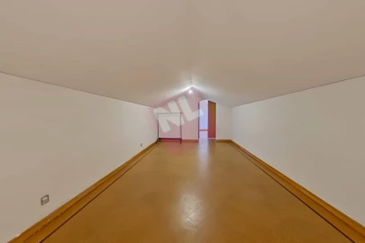 Apartamento T2 para Arrendamento em Lumiar