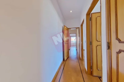 Apartamento T2 para Arrendamento em Lumiar
