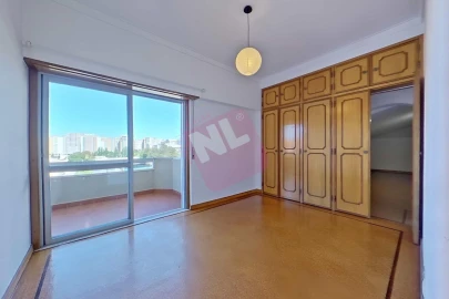 Apartamento T2 para Arrendamento em Lumiar