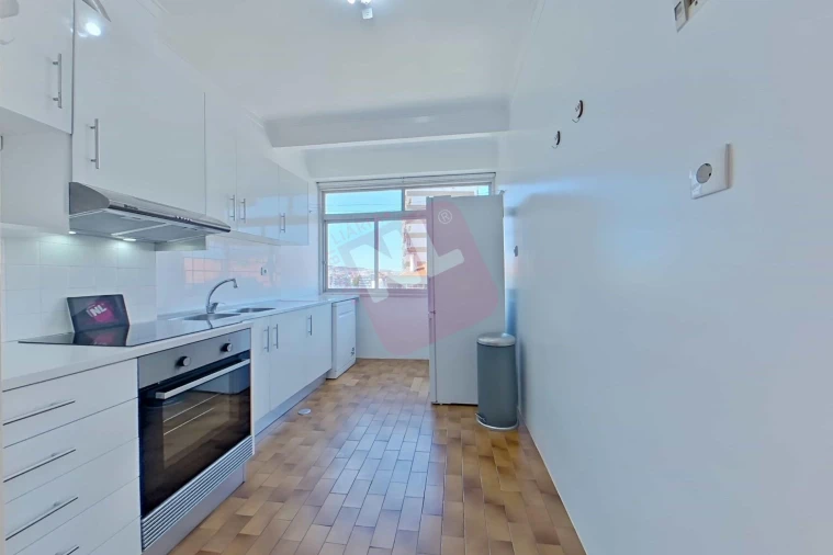 Apartamento T2 para Arrendamento em Lumiar Foto 3