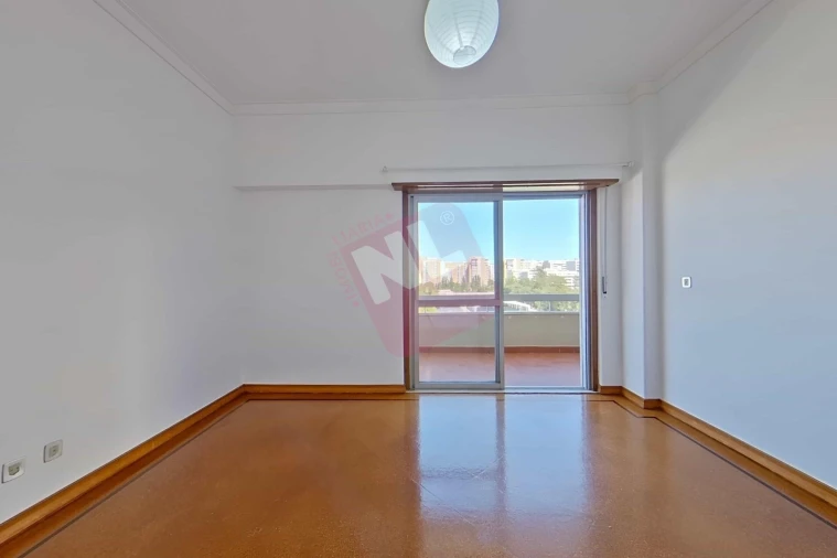 Apartamento T2 para Arrendamento em Lumiar Foto 17