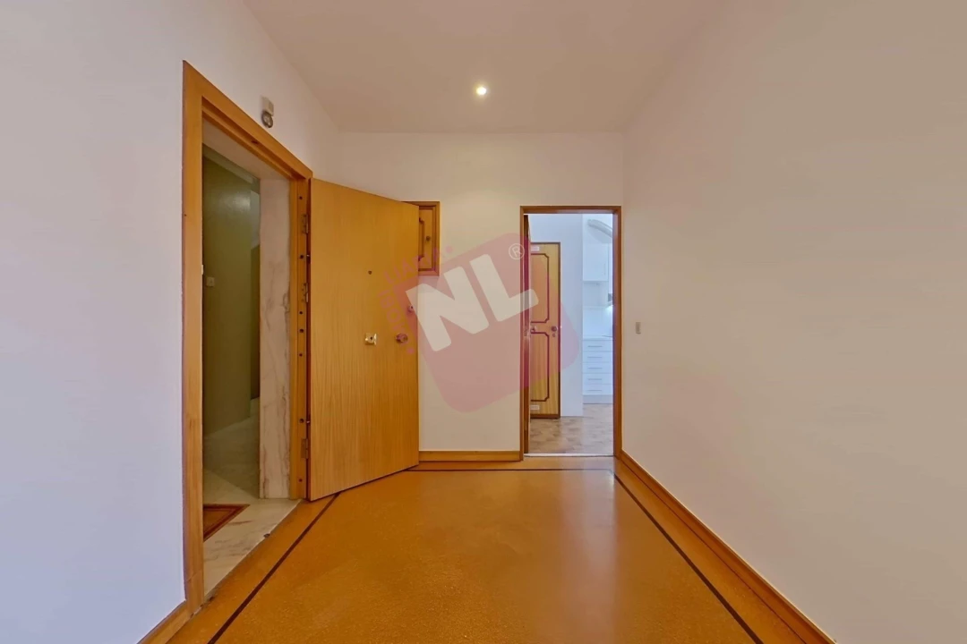 Apartamento T2 para Arrendamento em Lumiar Foto 2