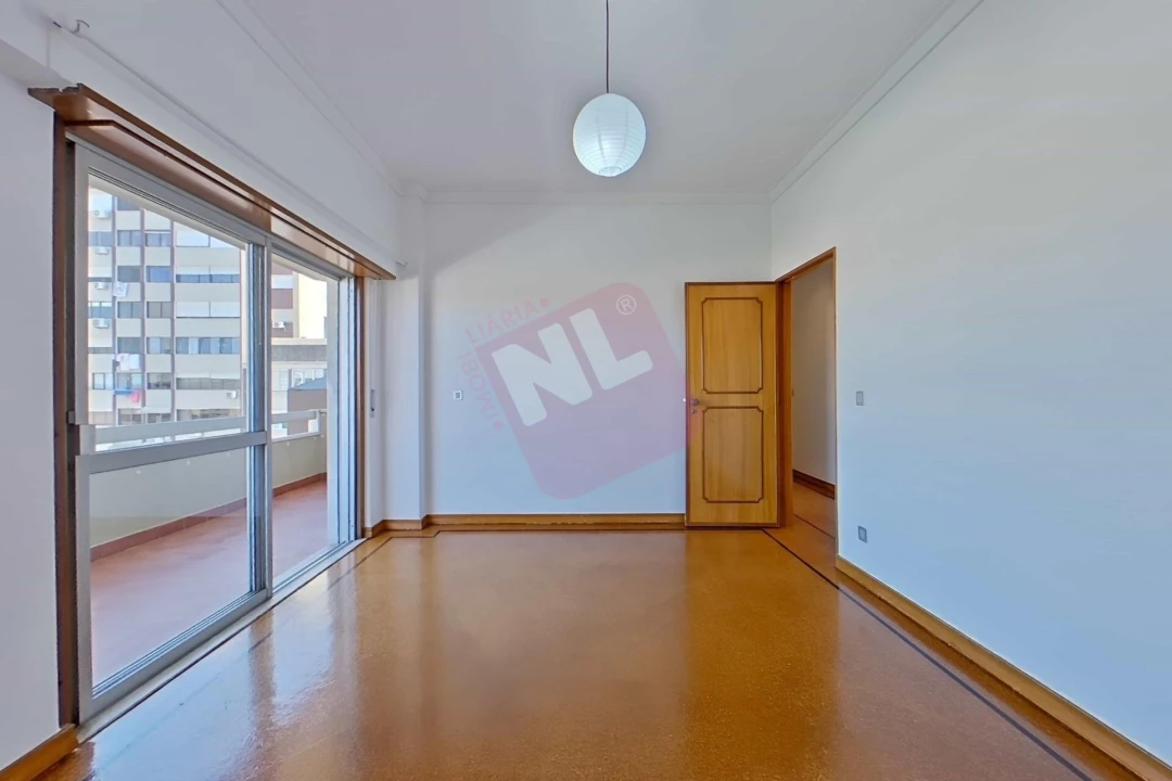 Apartamento T2 para Arrendamento em Lumiar Foto 19