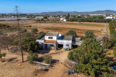Moradia T3 para Venda em Faro (Sé e São Pedro)