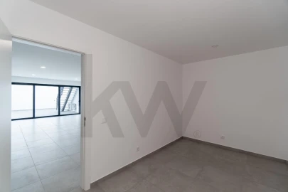 Moradia T3 para Venda em Faro (Sé e São Pedro)