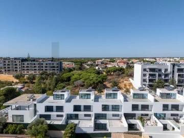 Moradia T3 para Venda em Faro (Sé e São Pedro)