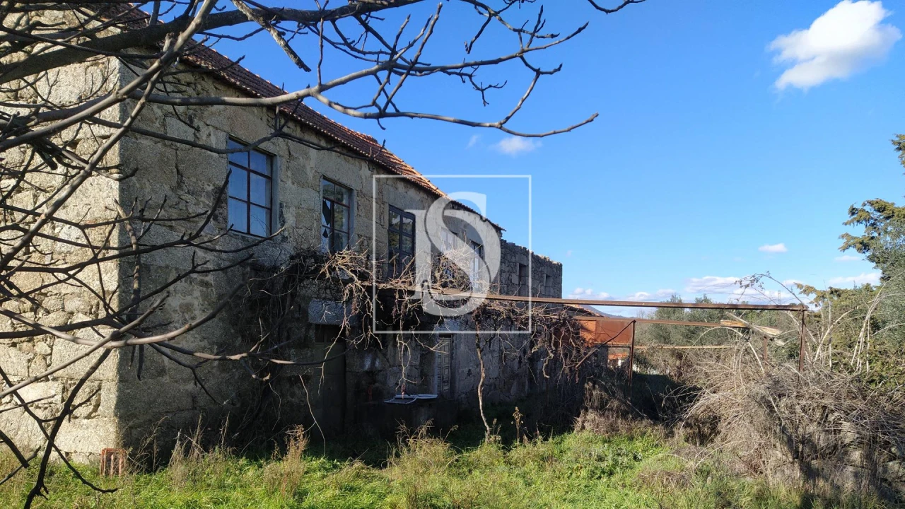 Moradia T4 para Venda em Caria Foto 5