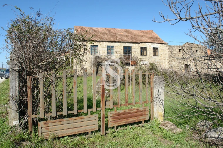Moradia T4 para Venda em Caria Foto 4
