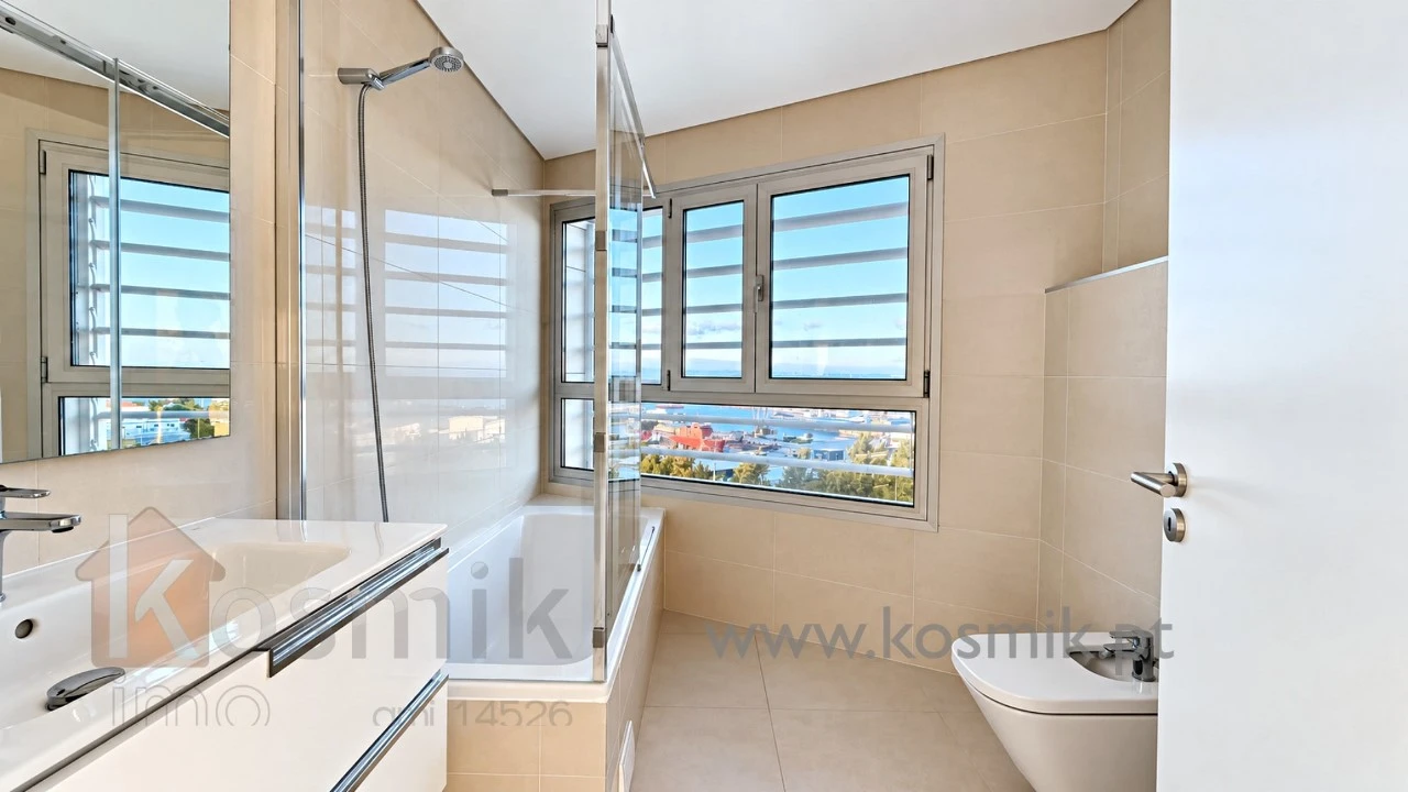 Apartamento T4 para Venda em Seixal, Arrentela e Aldeia de Paio Pires Foto 8