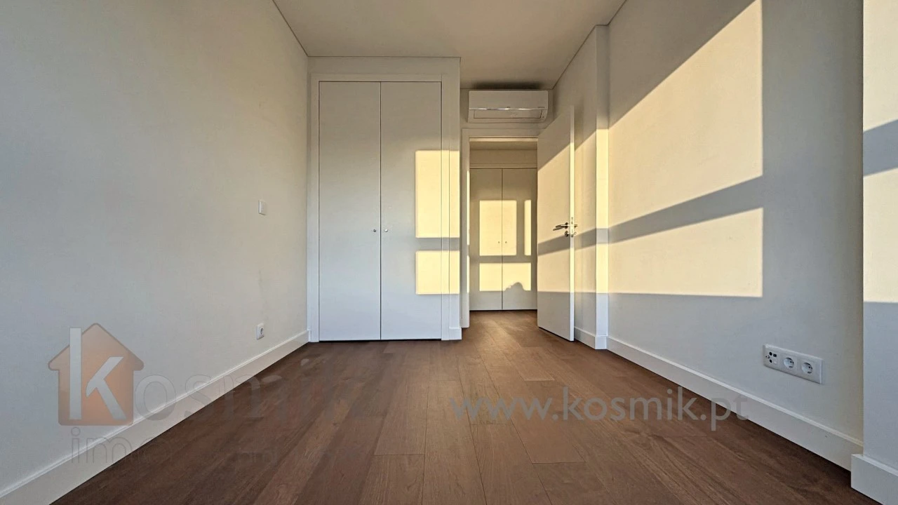 Apartamento T4 para Venda em Seixal, Arrentela e Aldeia de Paio Pires Foto 9
