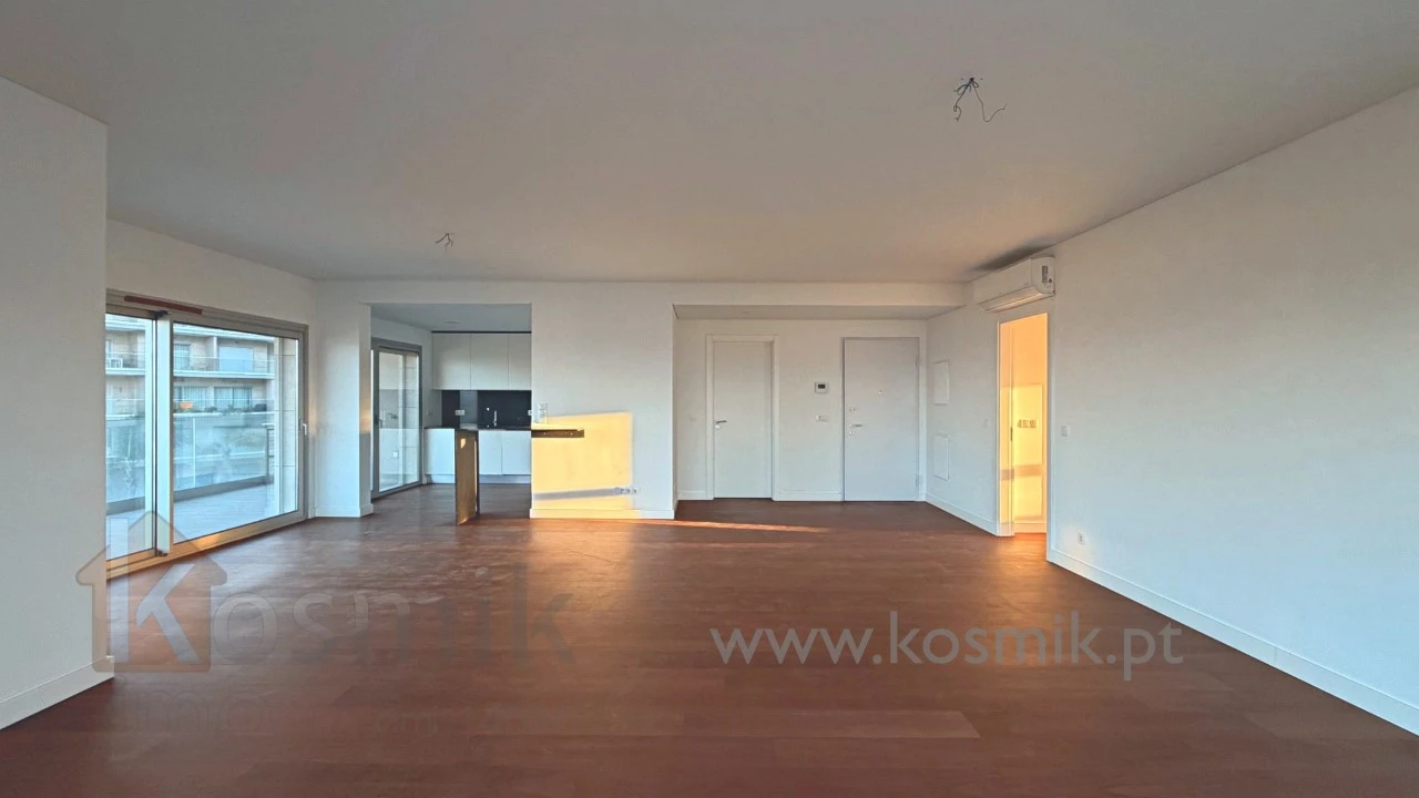 Apartamento T4 para Venda em Seixal, Arrentela e Aldeia de Paio Pires Foto 17