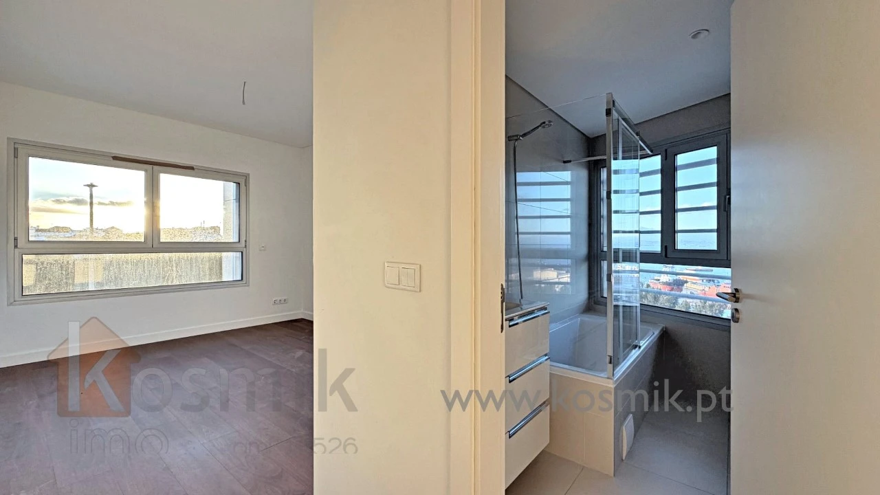 Apartamento T4 para Venda em Seixal, Arrentela e Aldeia de Paio Pires Foto 27