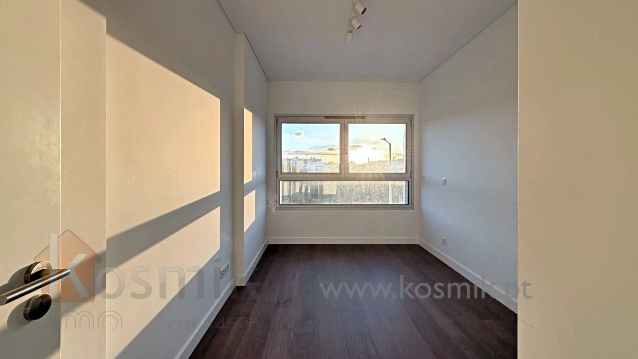 Apartamento T4 para Venda em Seixal, Arrentela e Aldeia de Paio Pires Foto 35