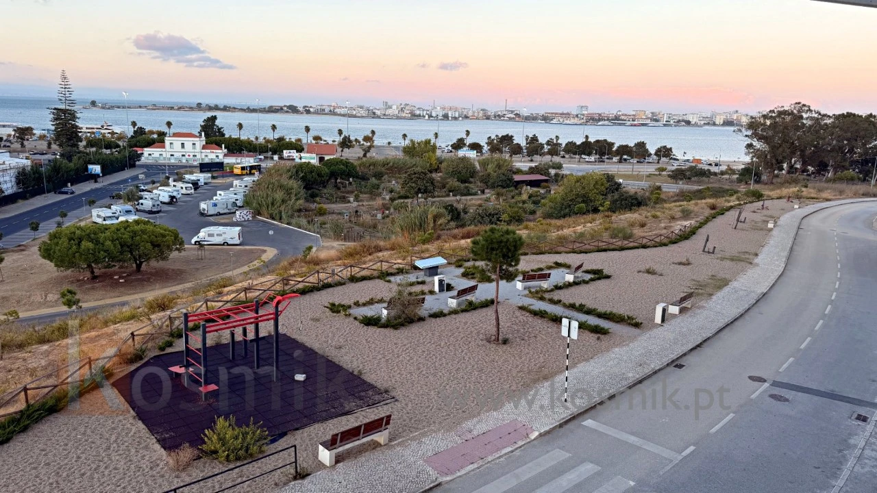 Apartamento T4 para Venda em Seixal, Arrentela e Aldeia de Paio Pires Foto 49