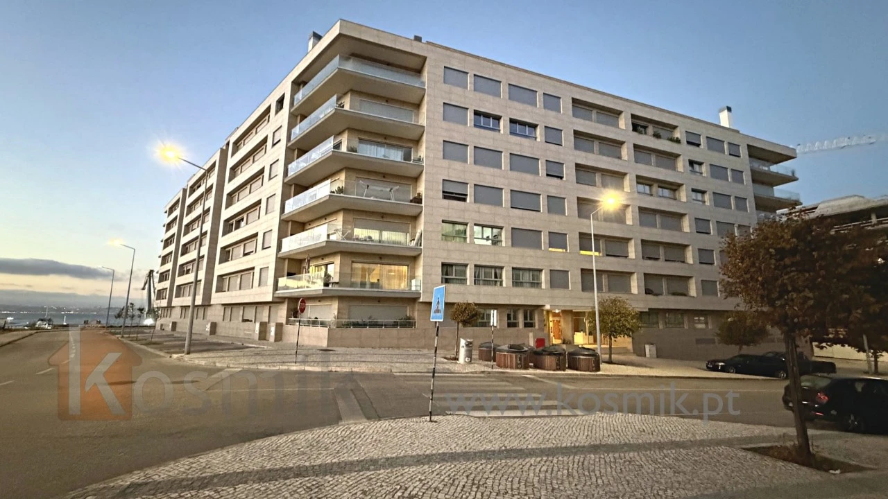 Apartamento T4 para Venda em Seixal, Arrentela e Aldeia de Paio Pires Foto 59