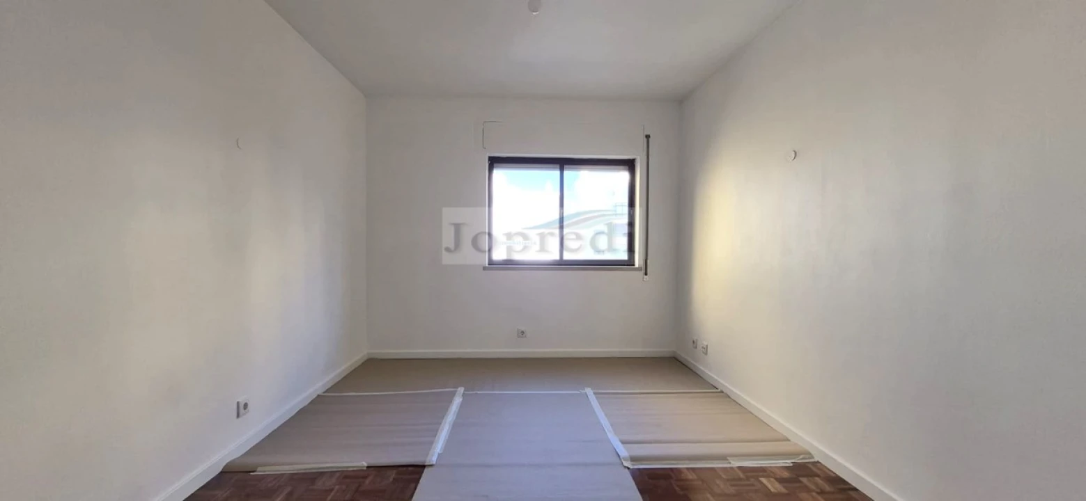 Apartamento T1 para Arrendamento em Carcavelos e Parede Foto 4