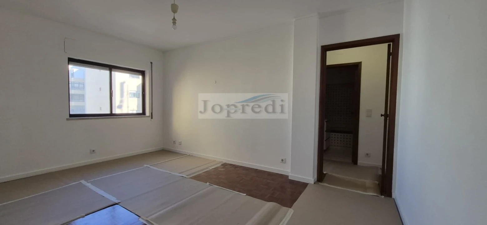 Apartamento T1 para Arrendamento em Carcavelos e Parede Foto 5