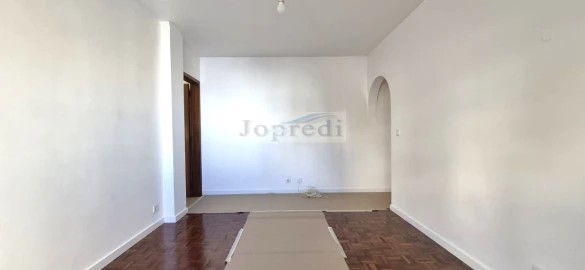 Apartamento T1 para Arrendamento em Carcavelos e Parede
