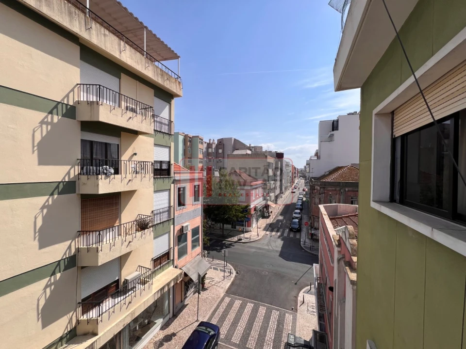 Apartamento T2 para Venda em Barreiro e Lavradio Foto 14