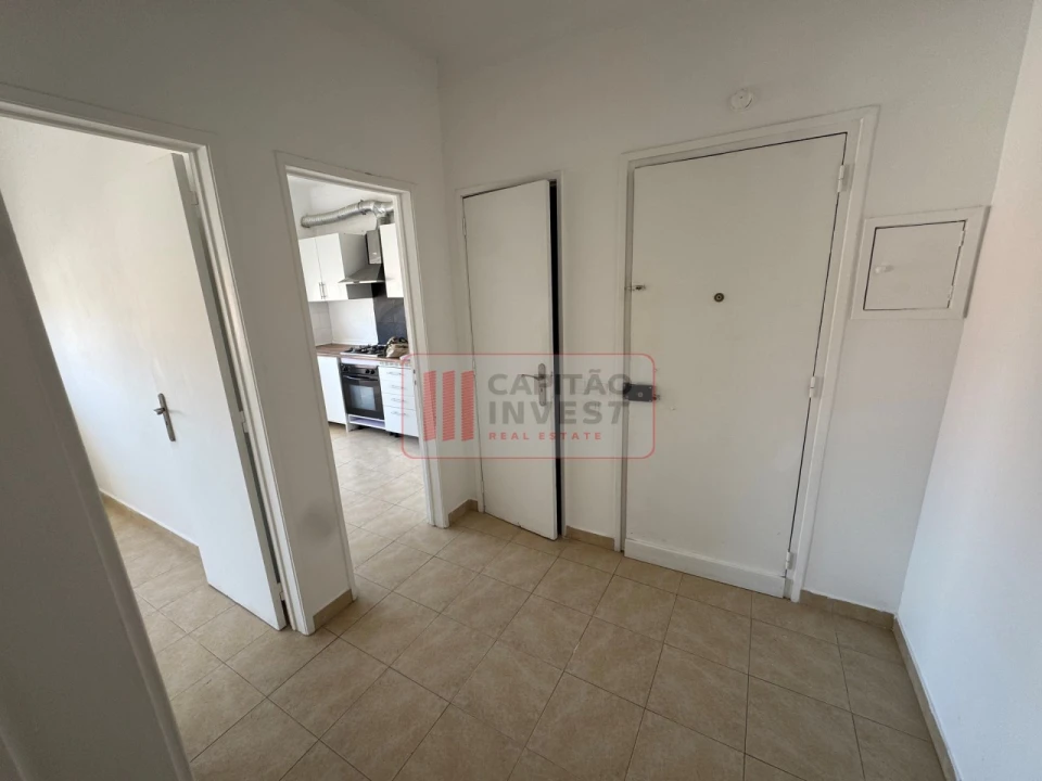 Apartamento T2 para Venda em Costa da Caparica Foto 4