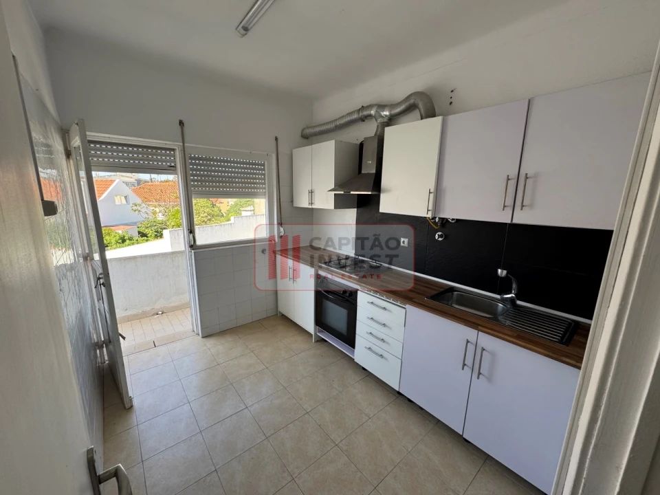 Apartamento T2 para Venda em Costa da Caparica Foto 8