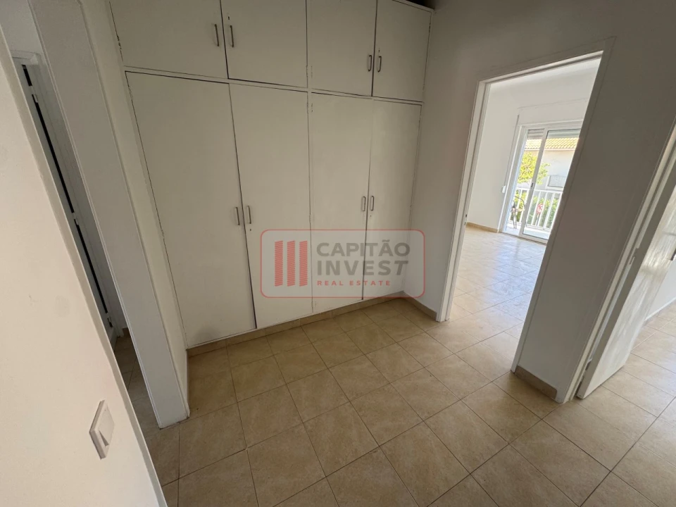 Apartamento T2 para Venda em Costa da Caparica Foto 28