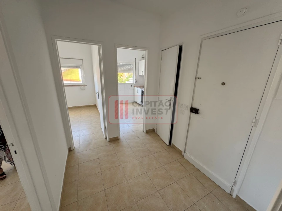 Apartamento T2 para Venda em Costa da Caparica Foto 38