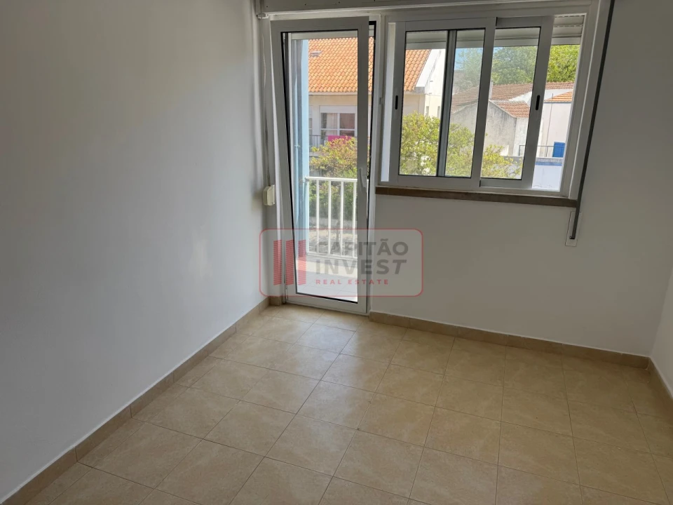 Apartamento T2 para Venda em Costa da Caparica Foto 15