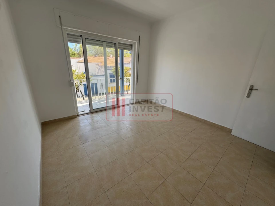 Apartamento T2 para Venda em Costa da Caparica Foto 29