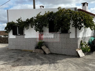 Moradia T1 para Venda em Santa Cruz