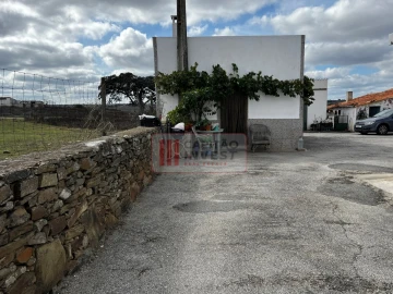 Moradia T1 para Venda em Santa Cruz