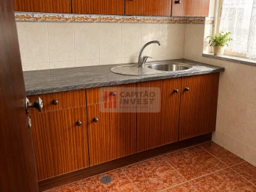 Moradia T1 para Venda em Santa Cruz