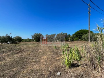 Terreno para Venda em Charneca de Caparica e Sobreda