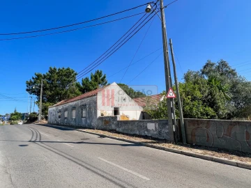 Terreno para Venda em Charneca de Caparica e Sobreda