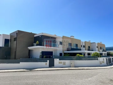 Terreno para Venda em Charneca de Caparica e Sobreda